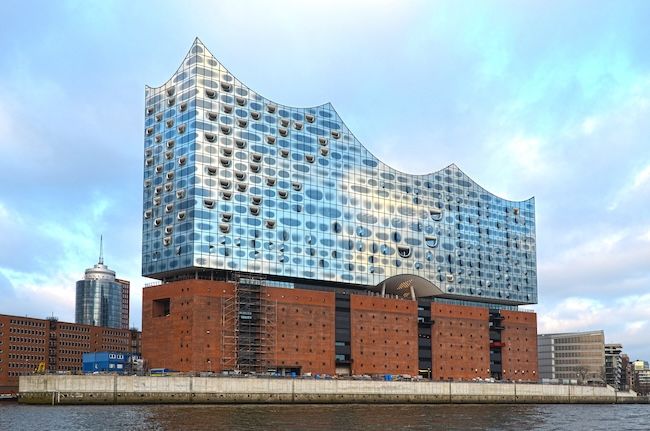 https://www.wilde-it.com/wp-content/uploads/2026/02/Elbphilharmonie-Hamburg.jpg