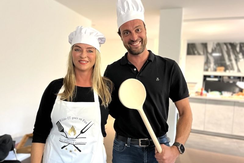 Über uns Kochevent Team Wilde-IT beim internen Kochevent