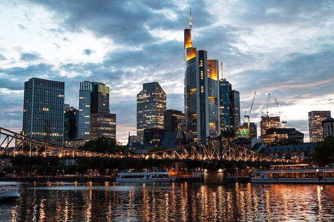 Wirtschaft KI Beratung Frankfurt 2 Wirtschaft KI Beratung Frankfurt
